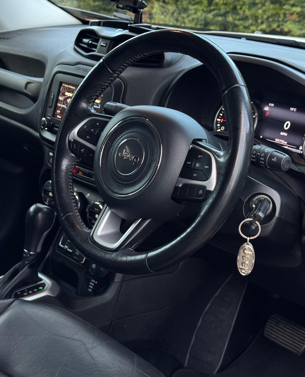 Jeep Renegade — photo 9