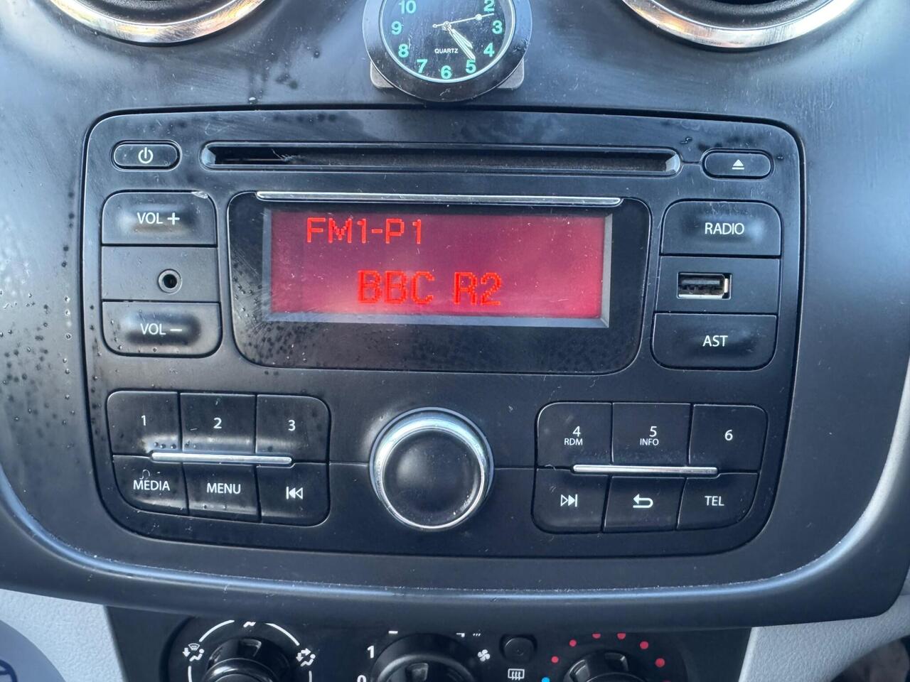 Dacia Sandero — photo 26