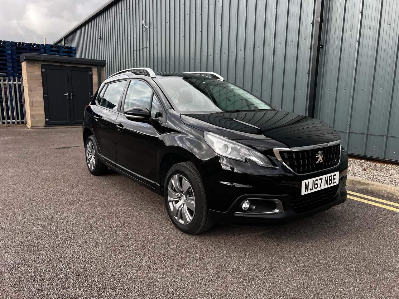 Peugeot 2008 — photo 1