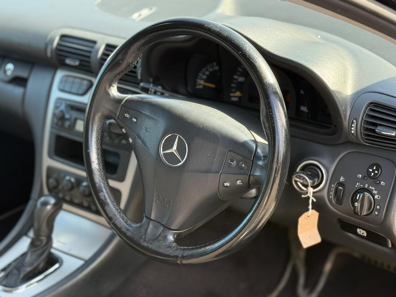 Mercedes-Benz C Class — photo 19