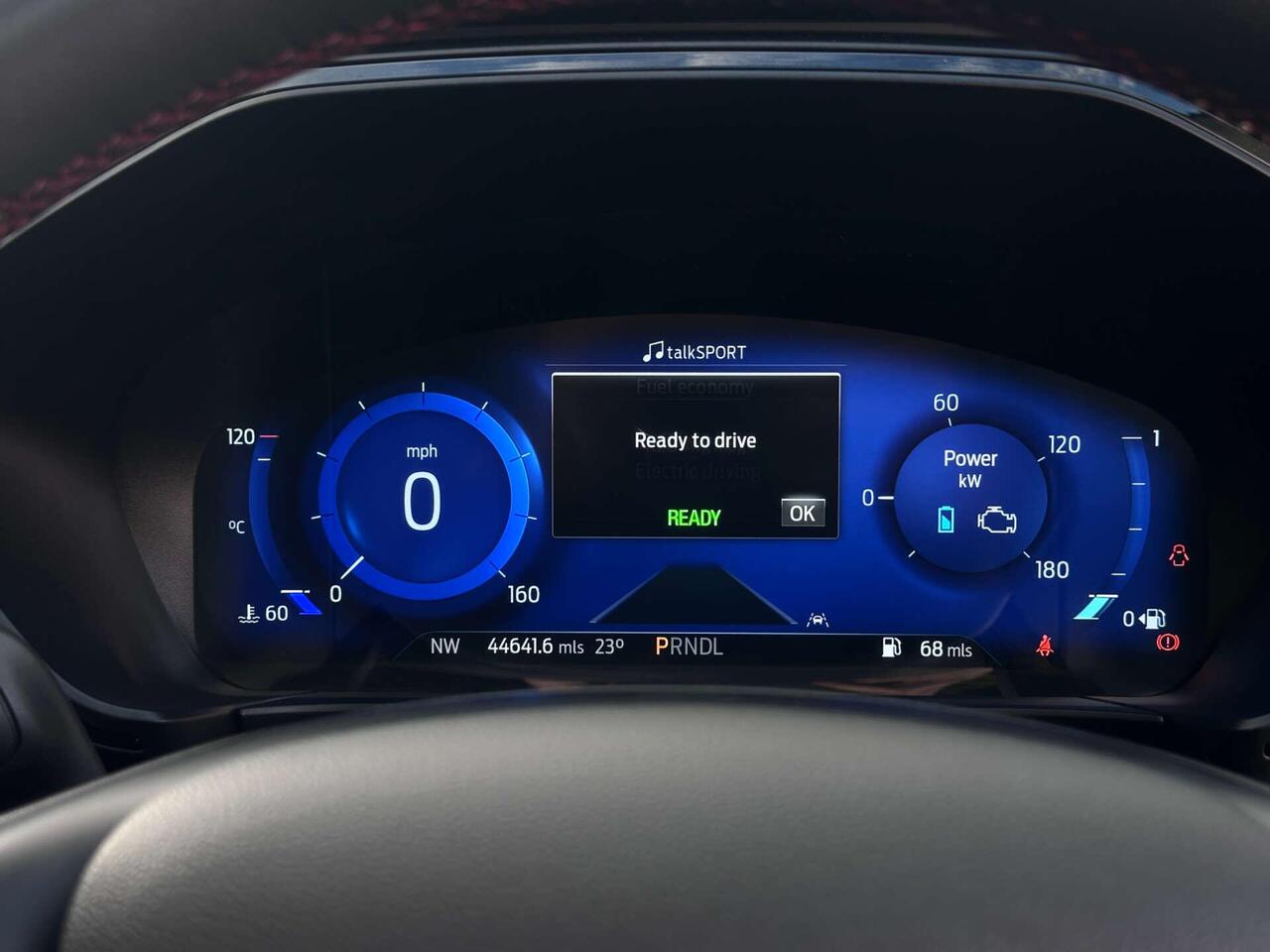 Ford Kuga — photo 40