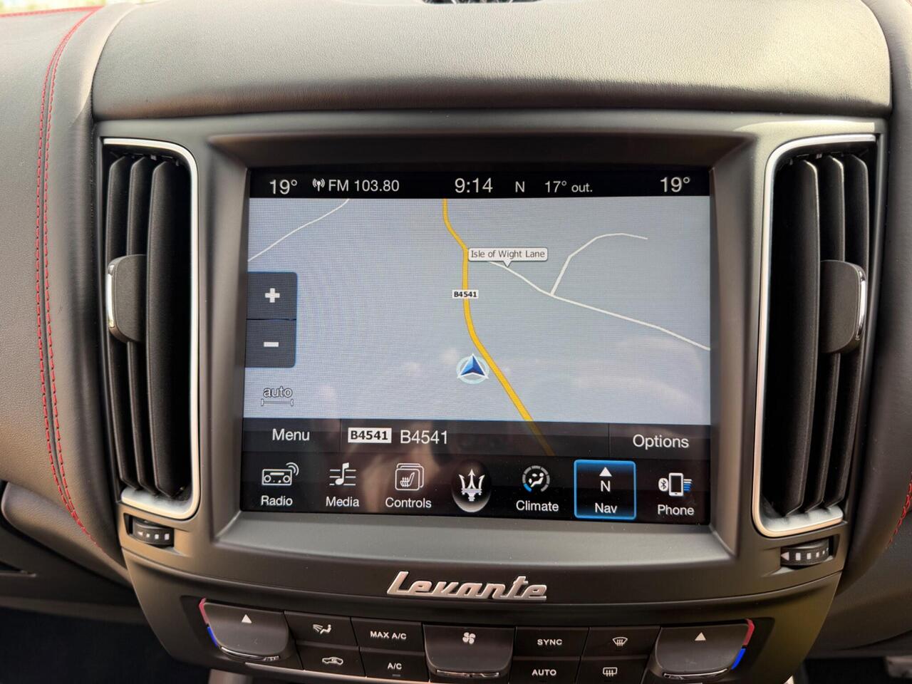 Maserati Levante — photo 31