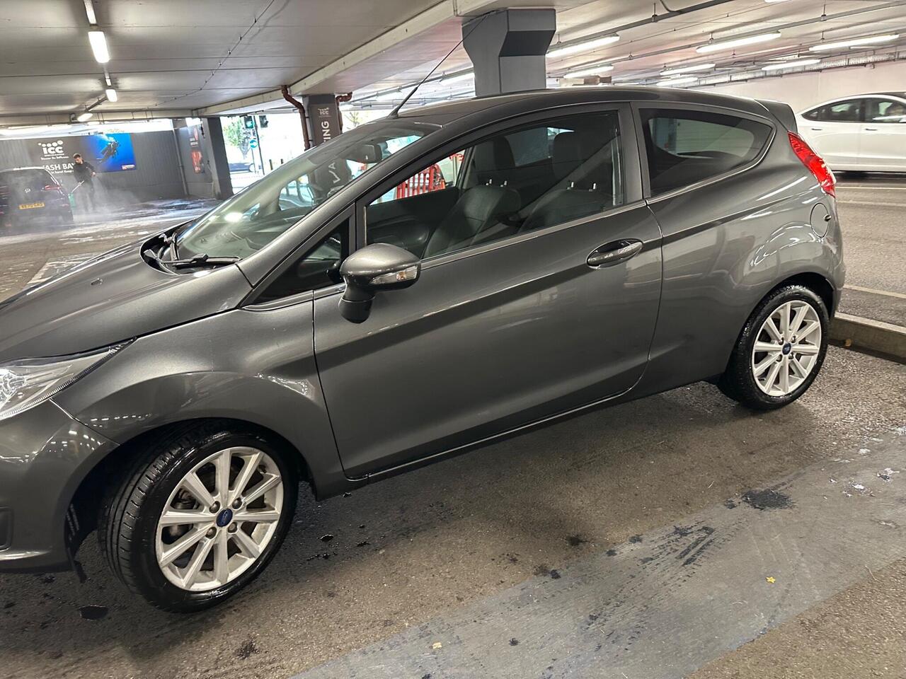 Ford Fiesta — photo 5
