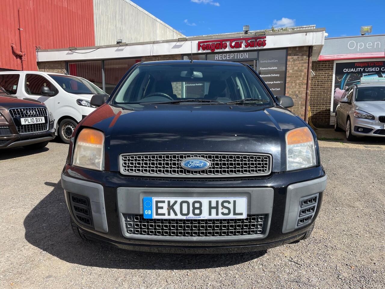 Ford Fusion — photo 8
