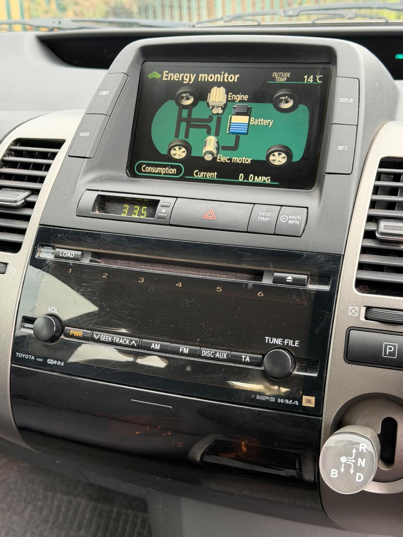 Toyota Prius — photo 9