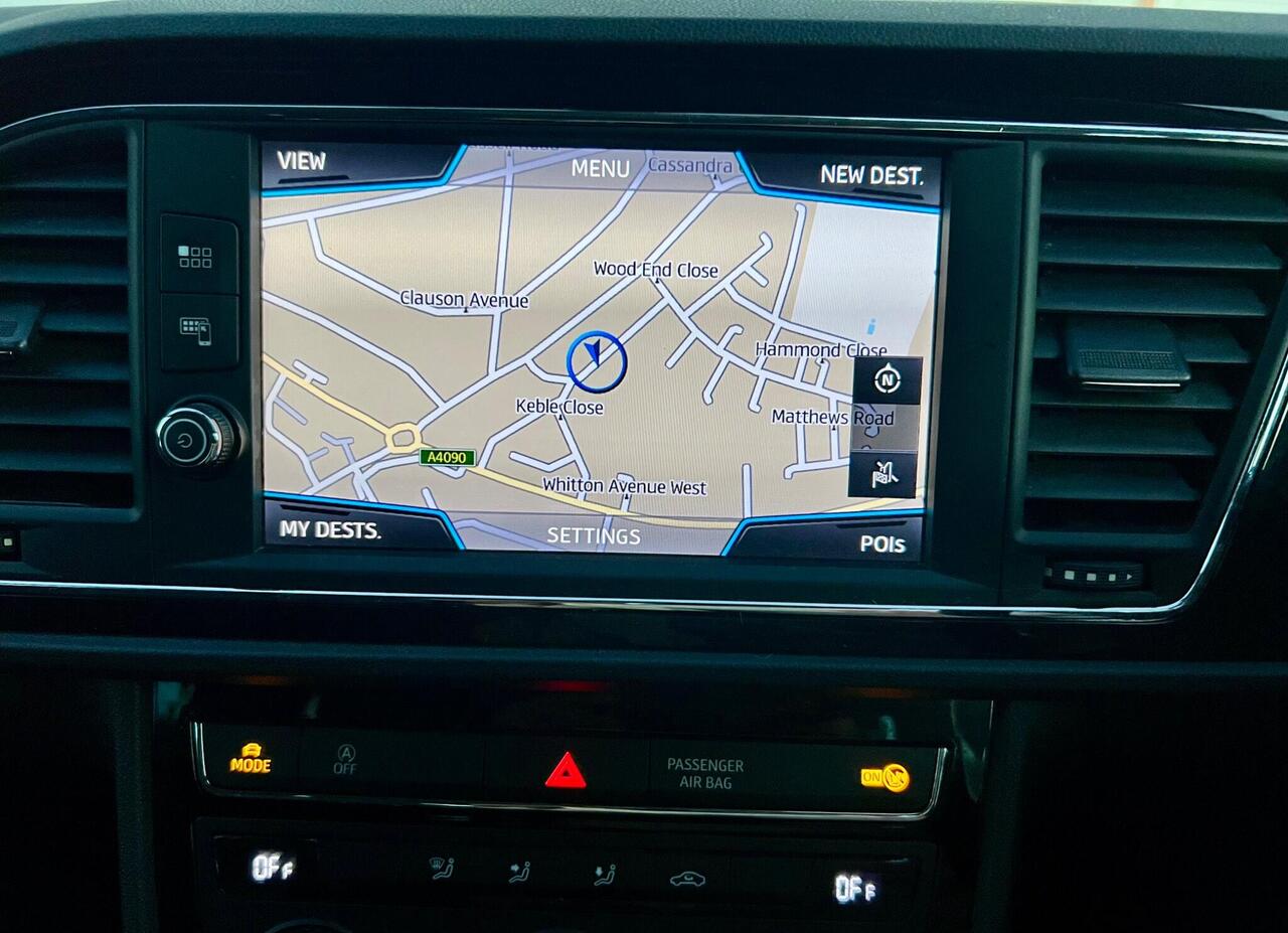 SEAT Leon — photo 32