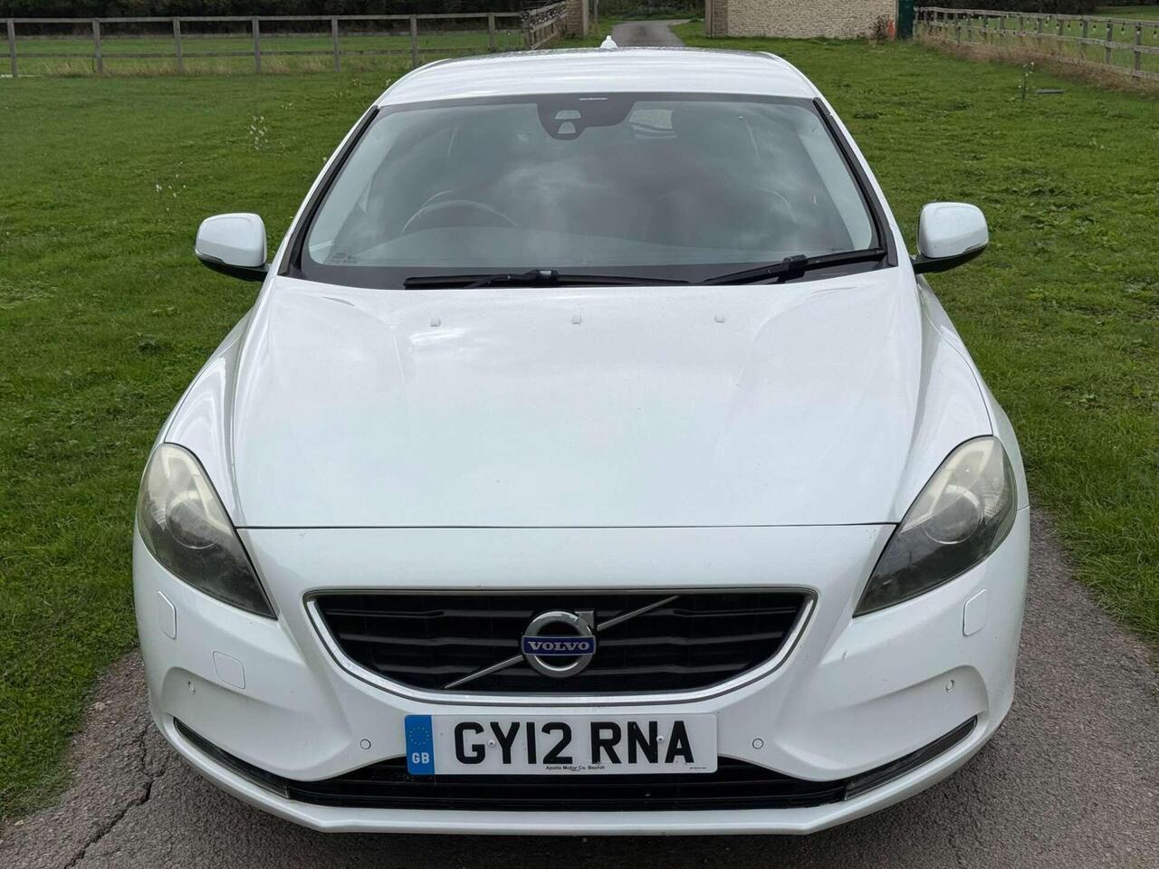 Volvo V40 — photo 4