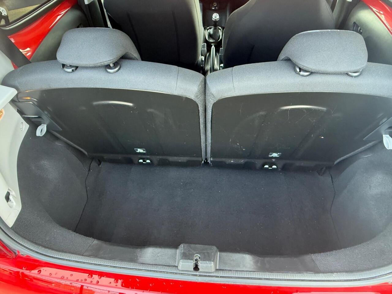 Peugeot 108 — photo 37