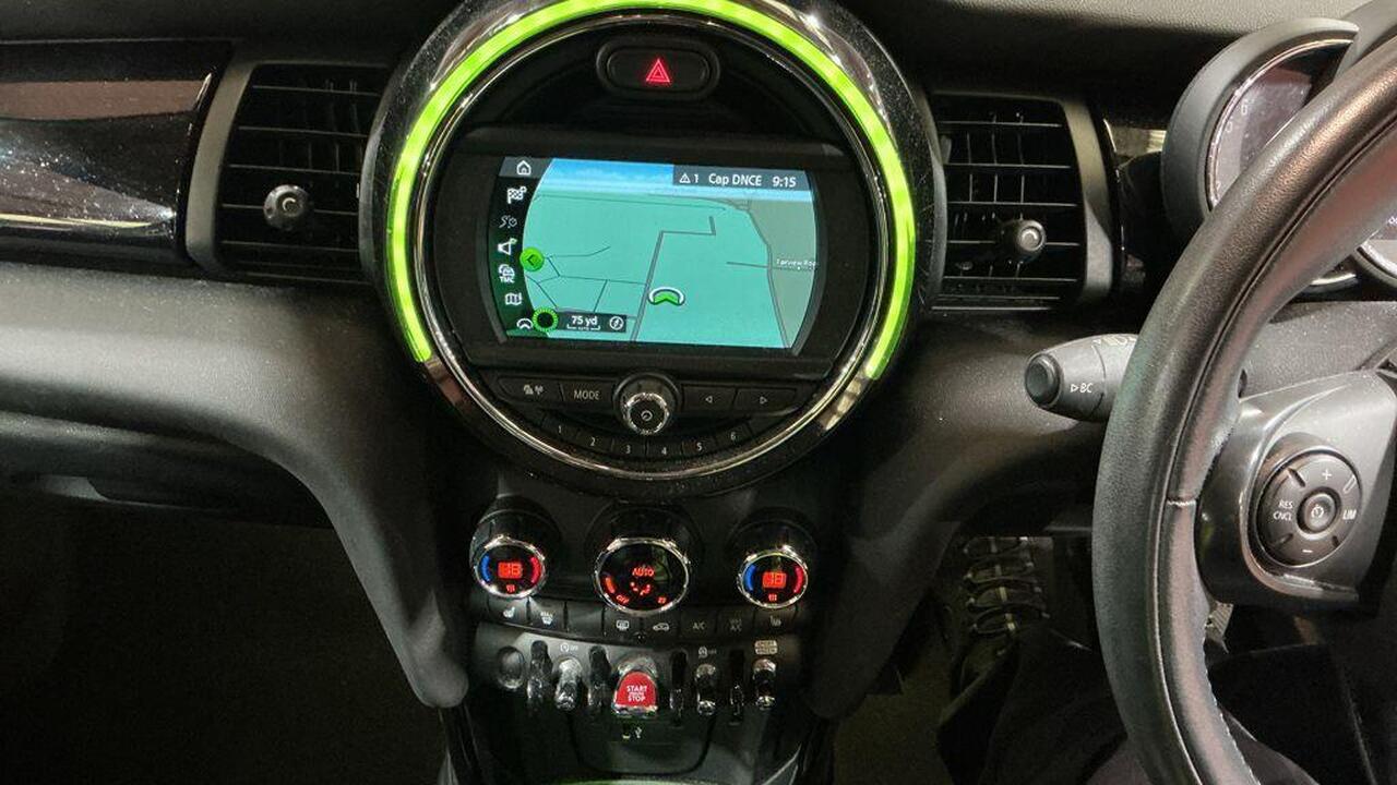 MINI Hatch — photo 11