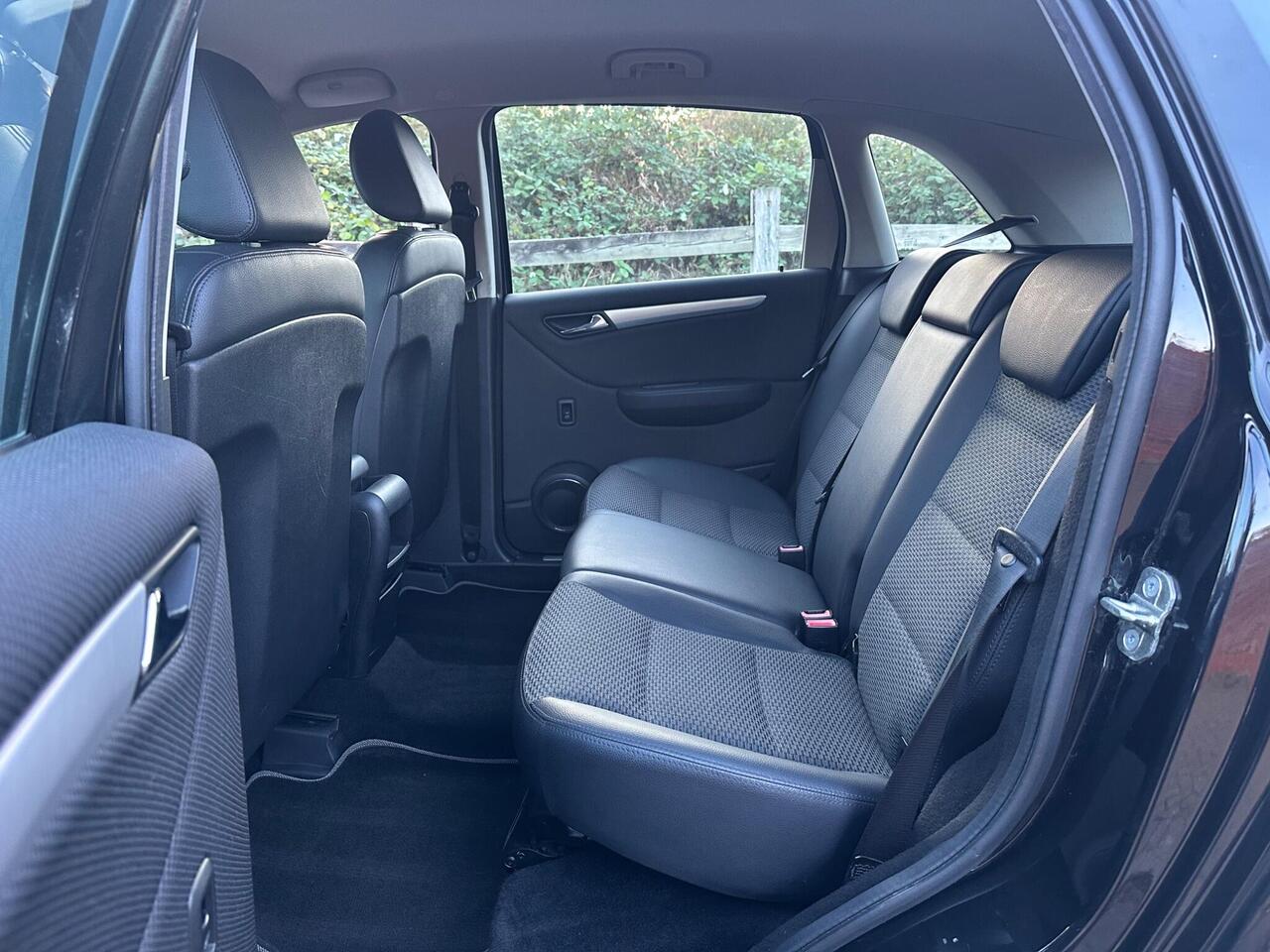 Mercedes-Benz B Class — photo 43