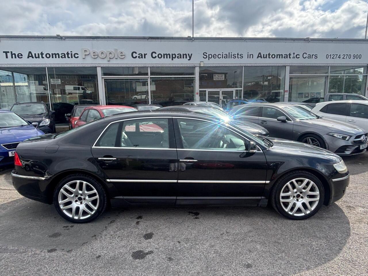 Volkswagen Phaeton — photo 8