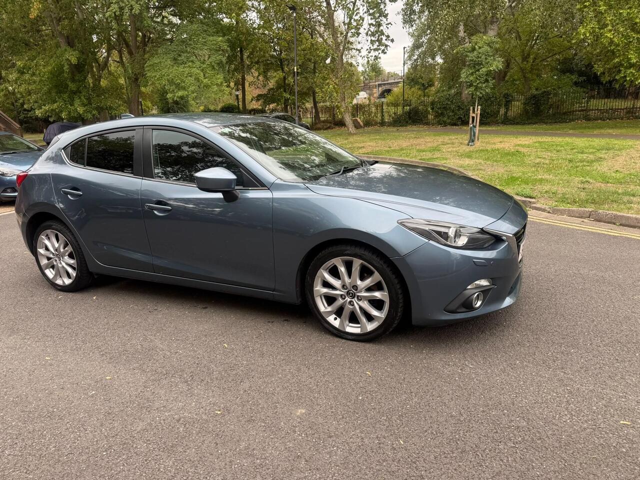 Mazda Mazda3 — photo 3