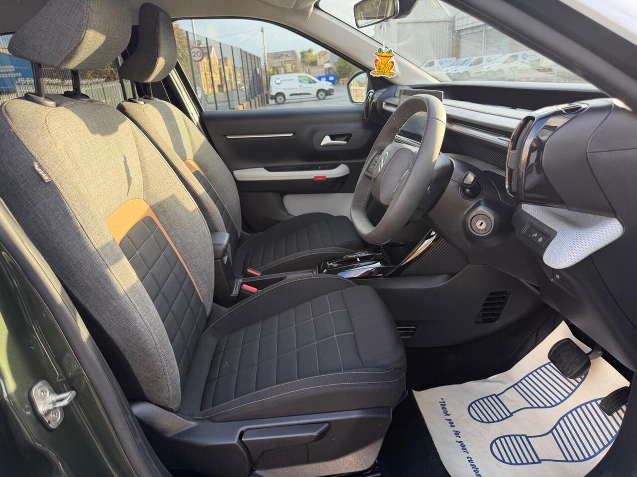 Citroen e-C3 Aircross — photo 11