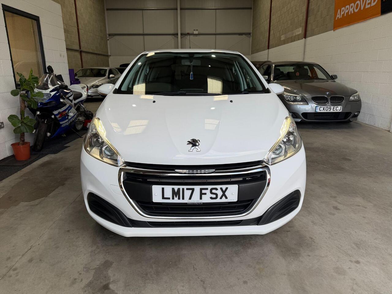 Peugeot 208 — photo 31