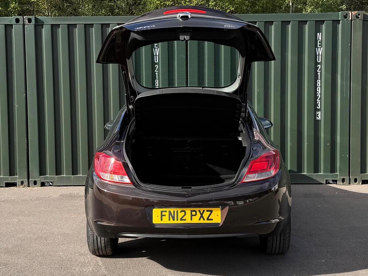Vauxhall Insignia — photo 27