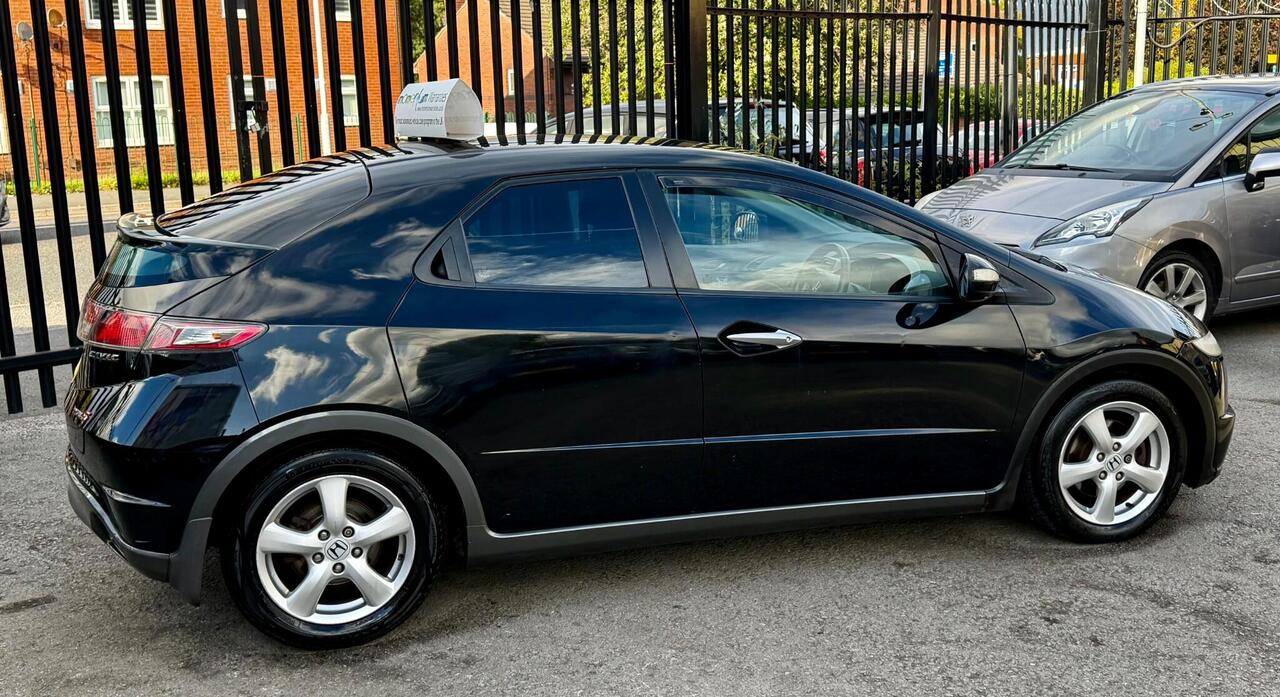 Honda Civic — photo 27