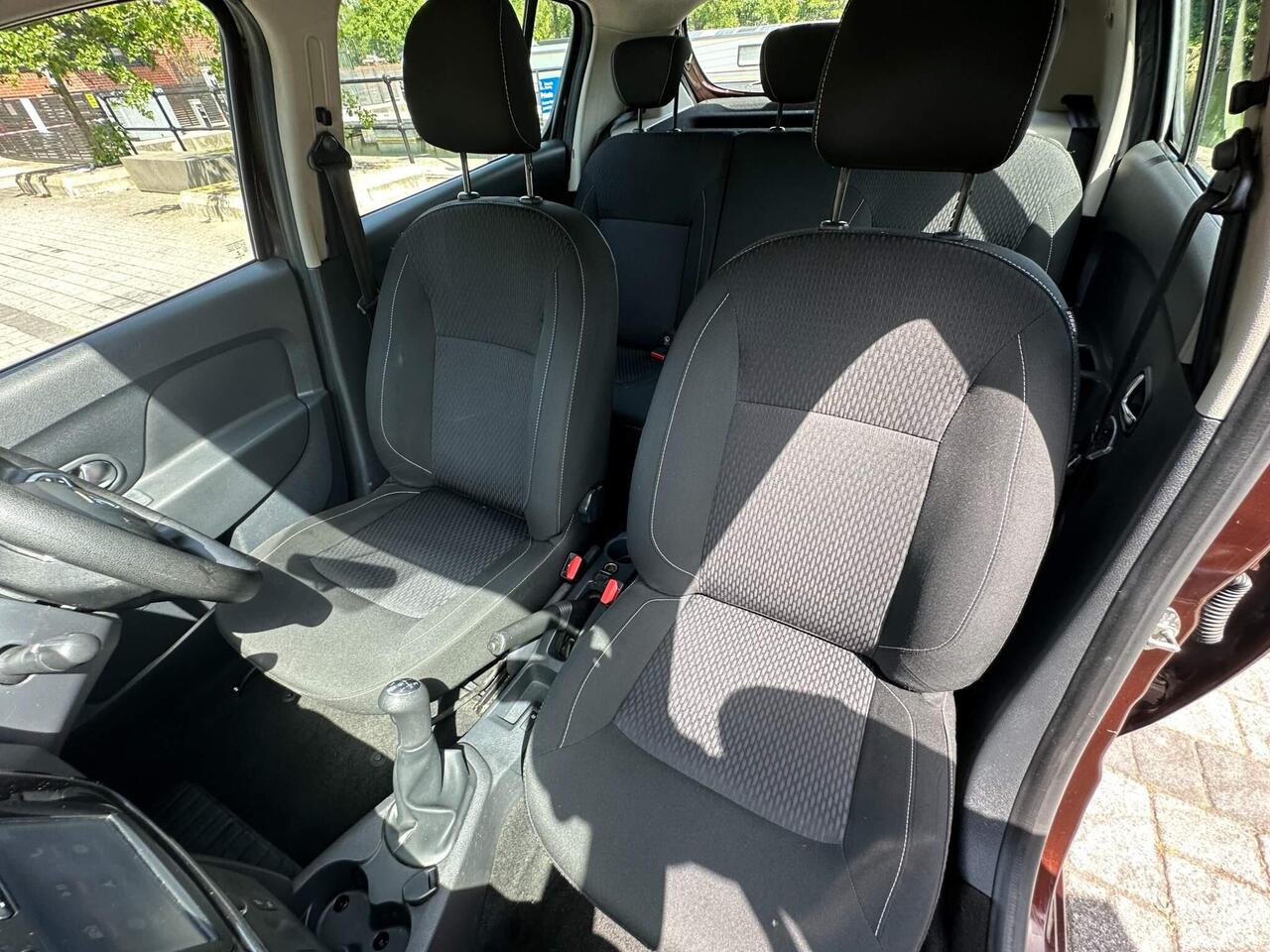 Dacia Sandero — photo 22