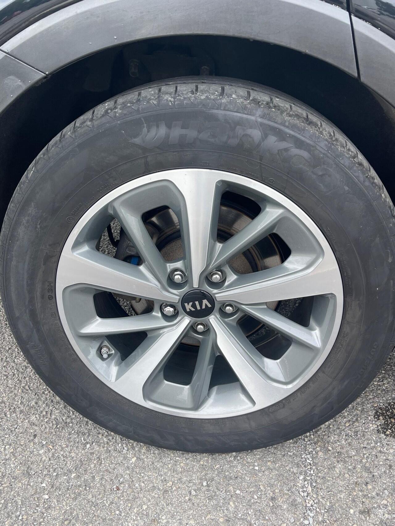 Kia Sorento — photo 23