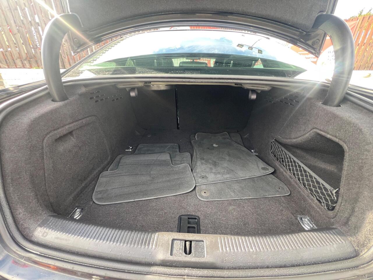 Audi A4 — photo 16