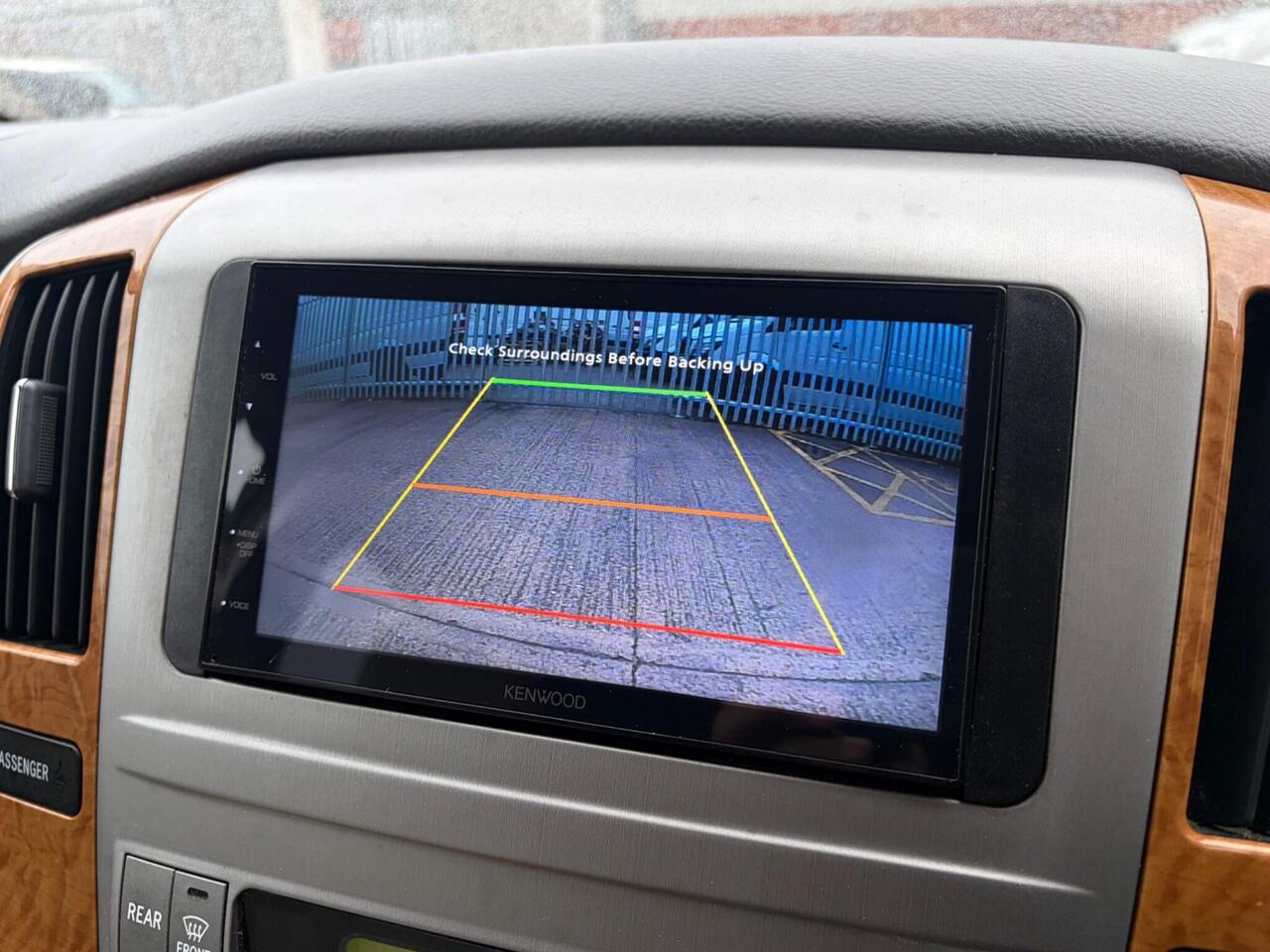 Toyota Alphard — photo 23