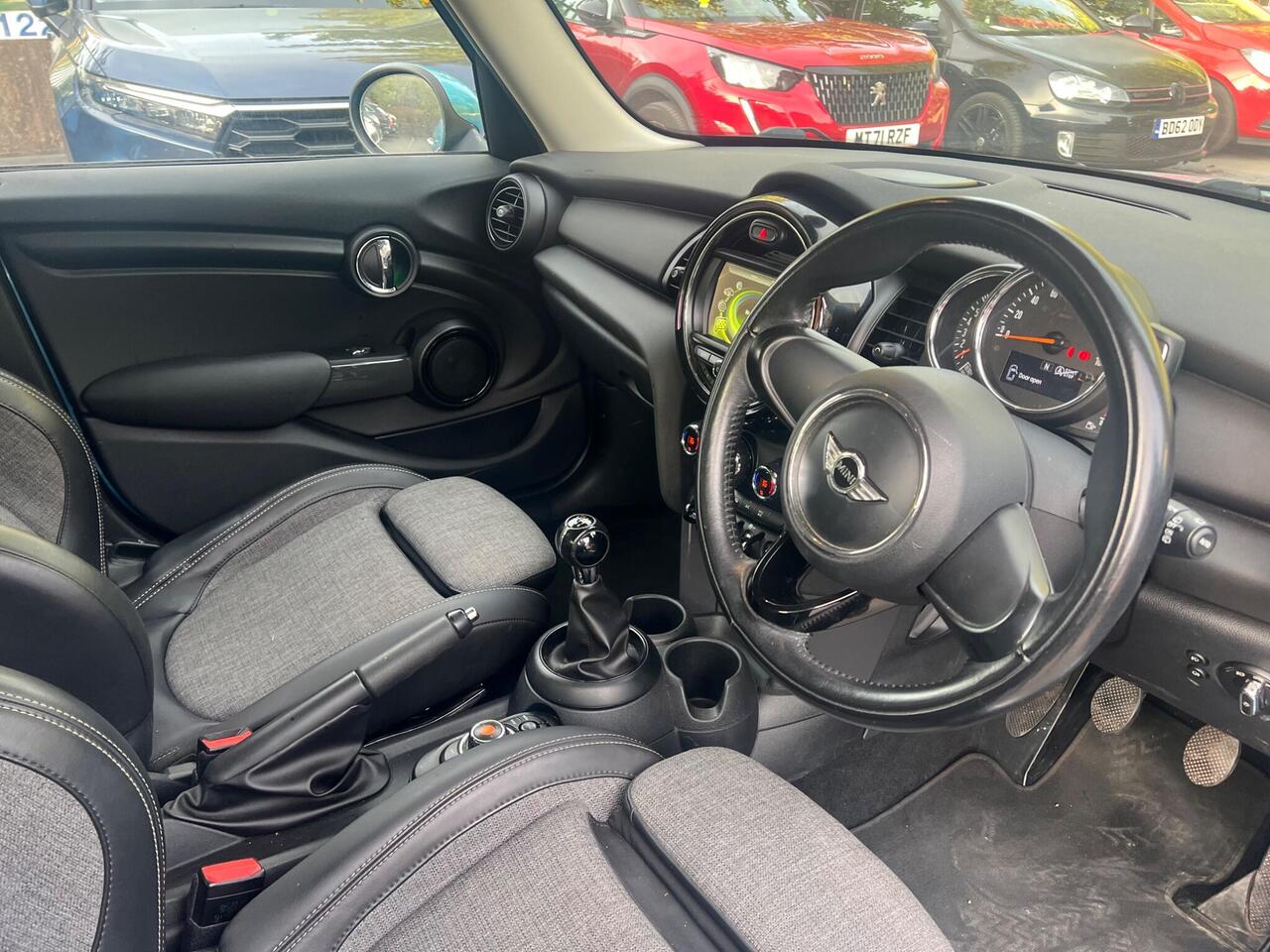 MINI Hatch — photo 29