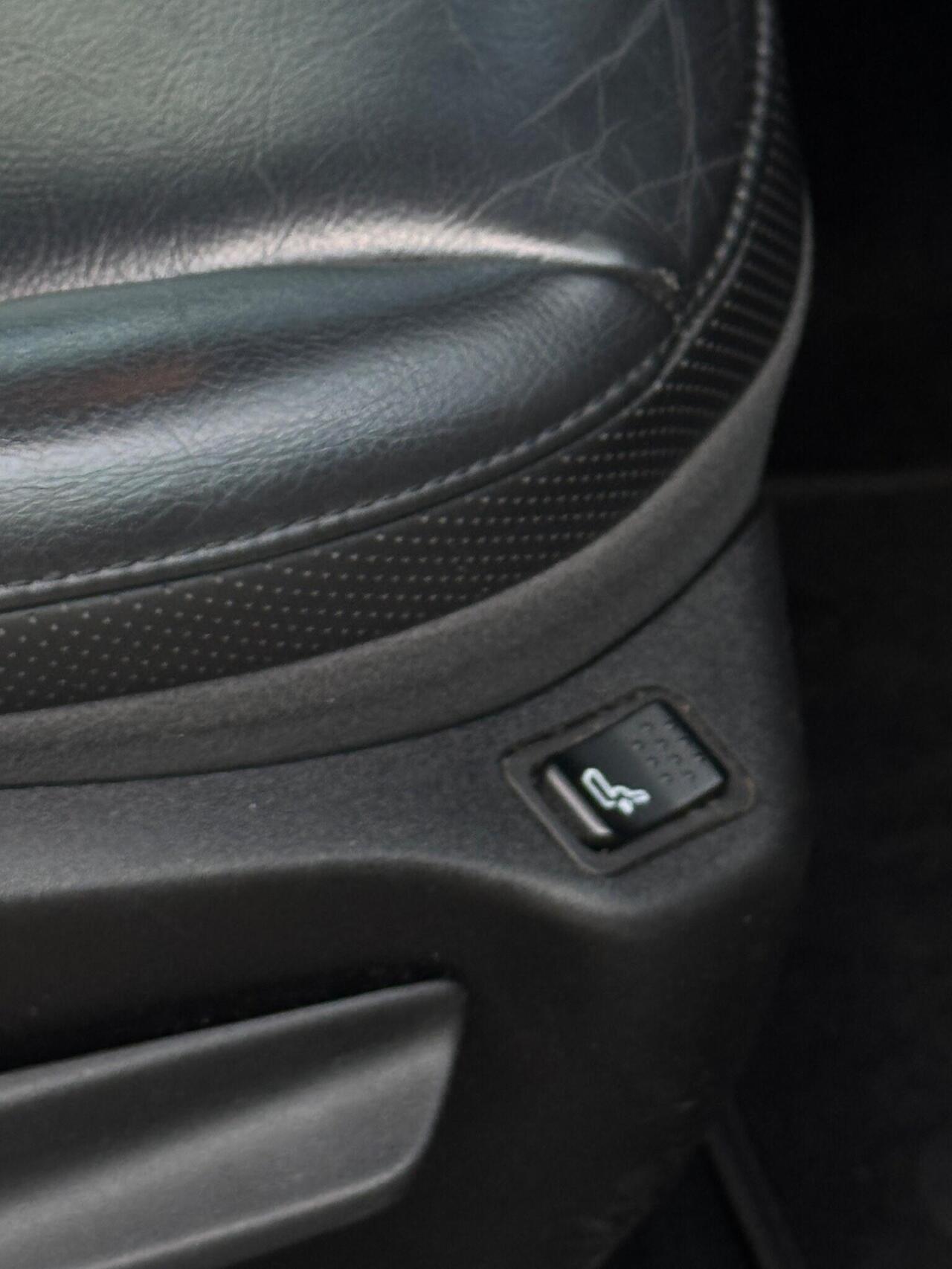 Jeep Renegade — photo 27
