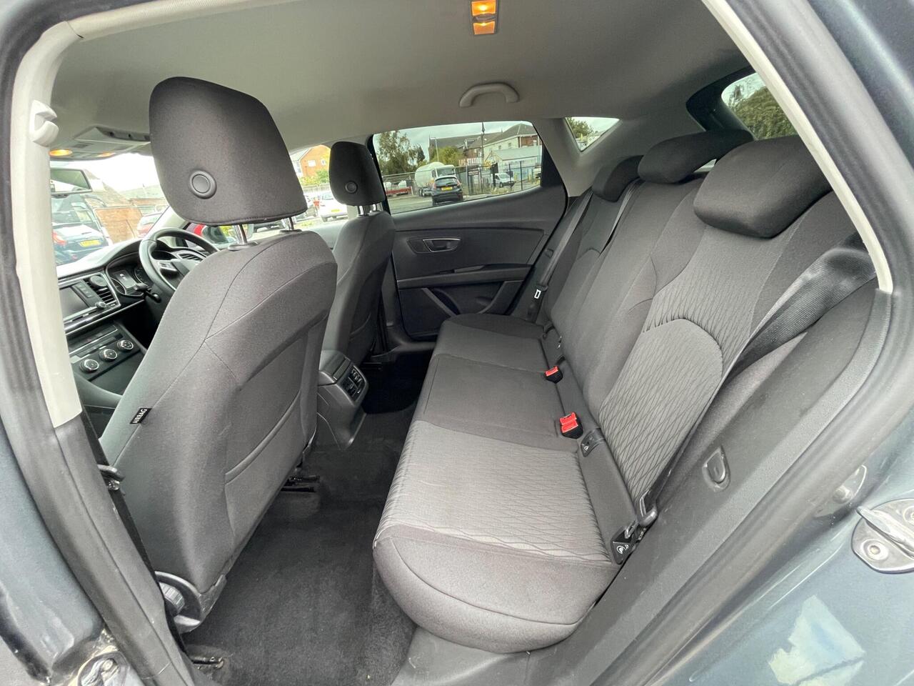 SEAT Leon — photo 14