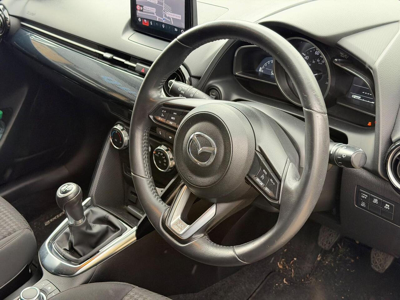 Mazda Mazda2 — photo 25