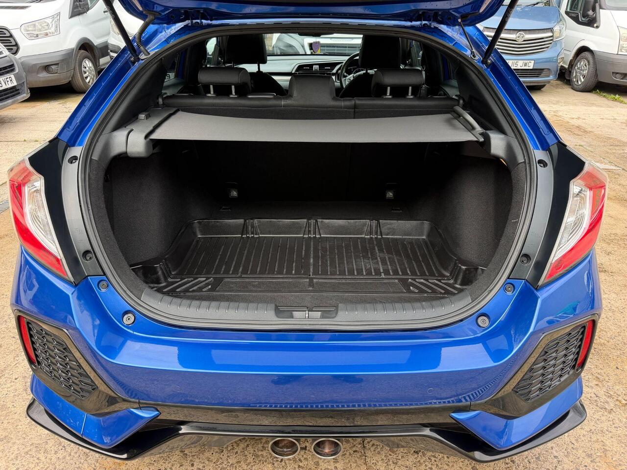 Honda Civic — photo 17