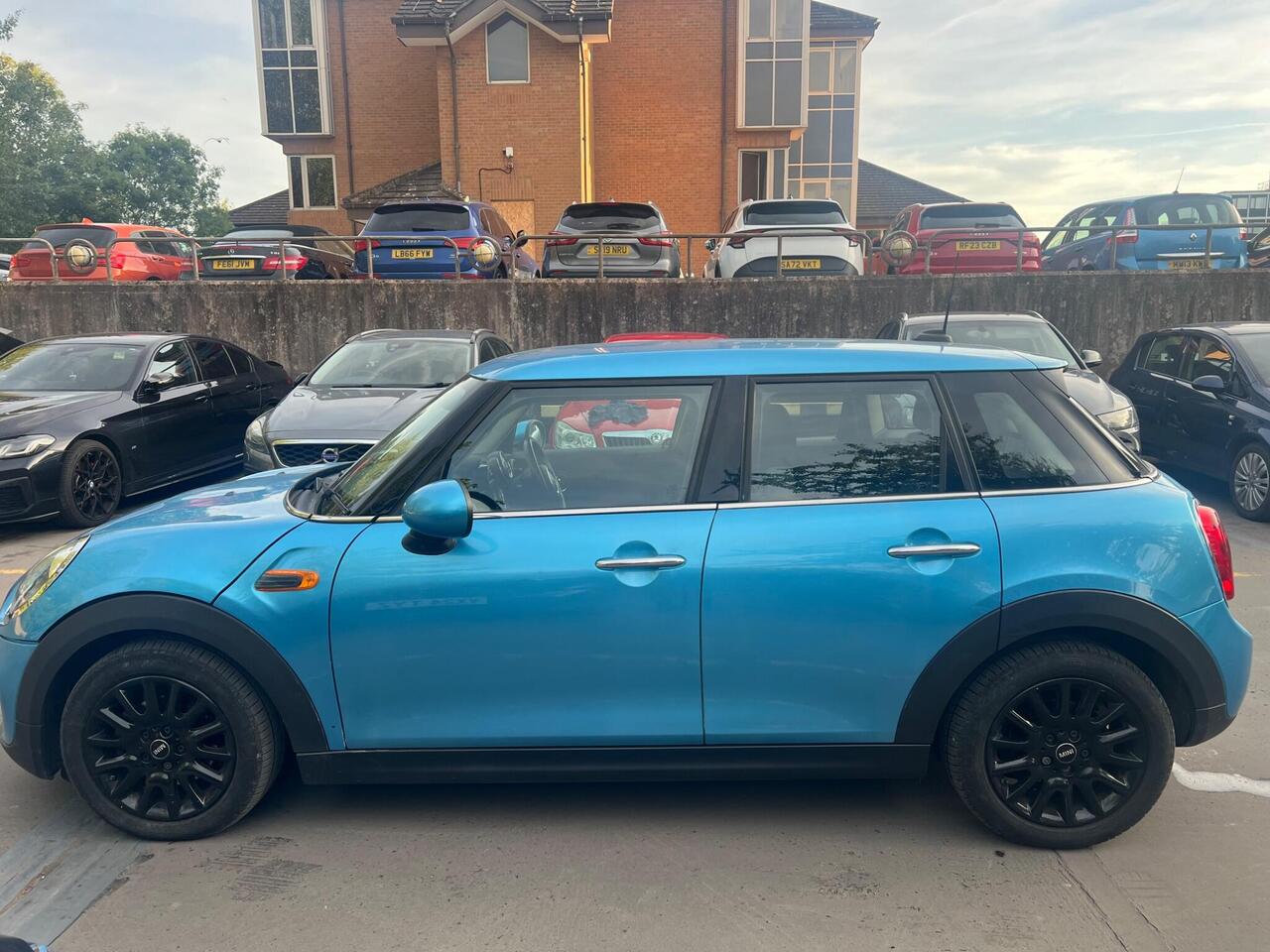 MINI Hatch — photo 8