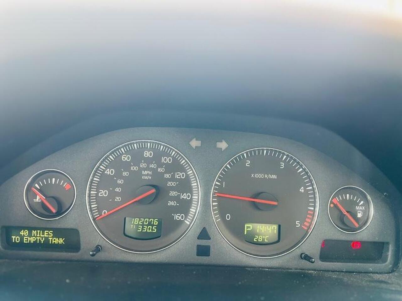 Volvo XC70 — photo 21