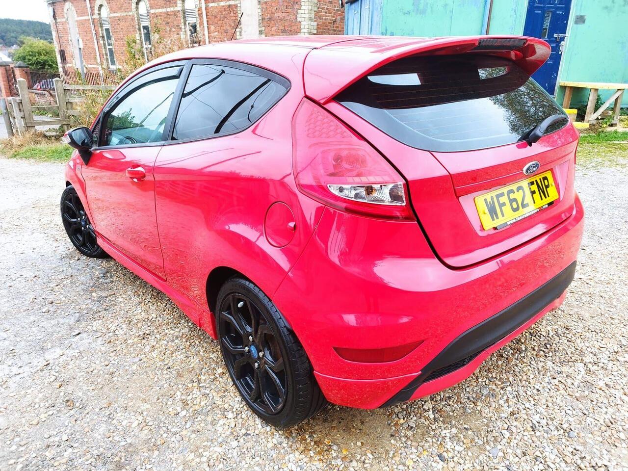 Ford Fiesta — photo 6