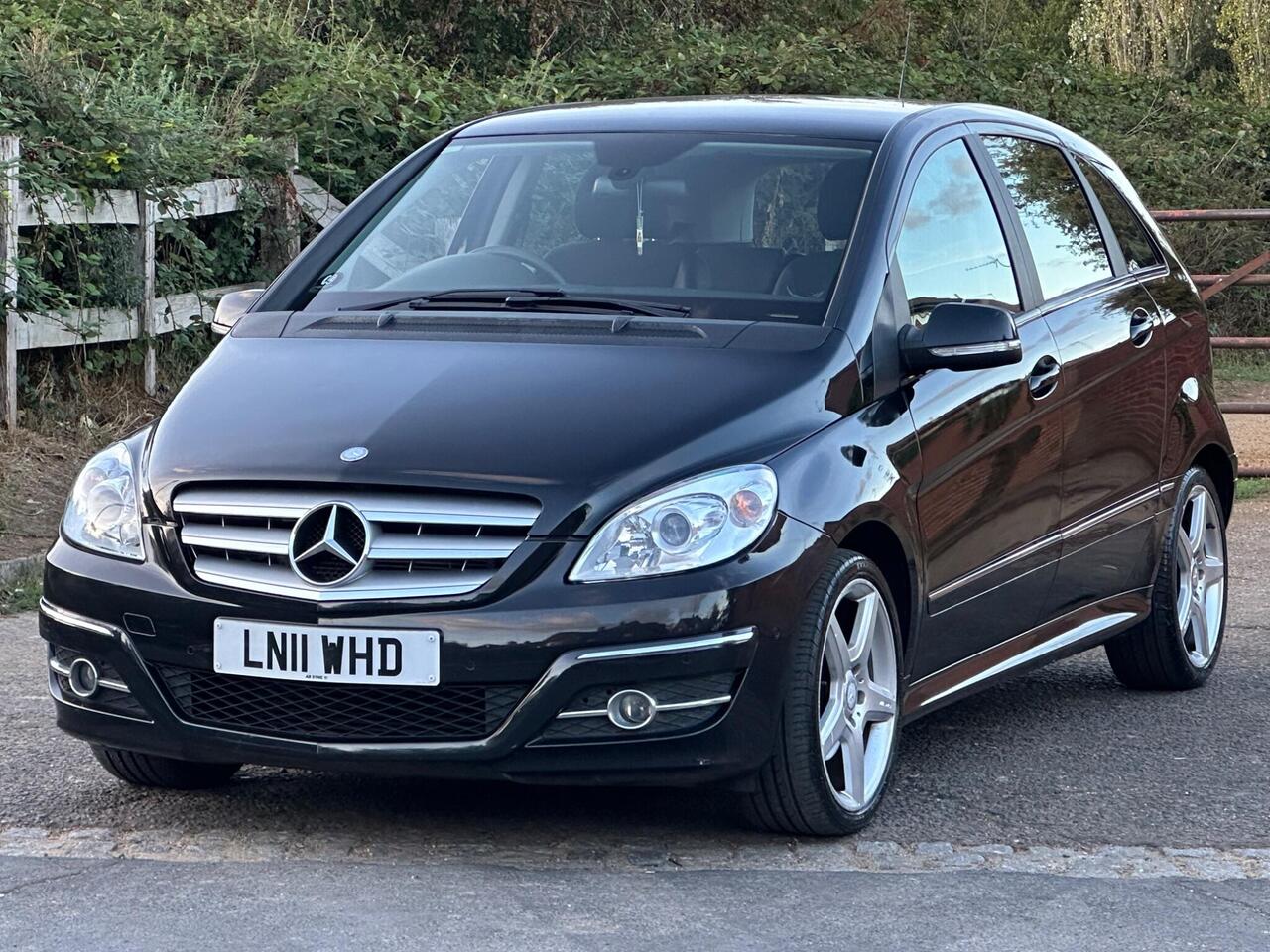 Mercedes-Benz B Class — photo 6