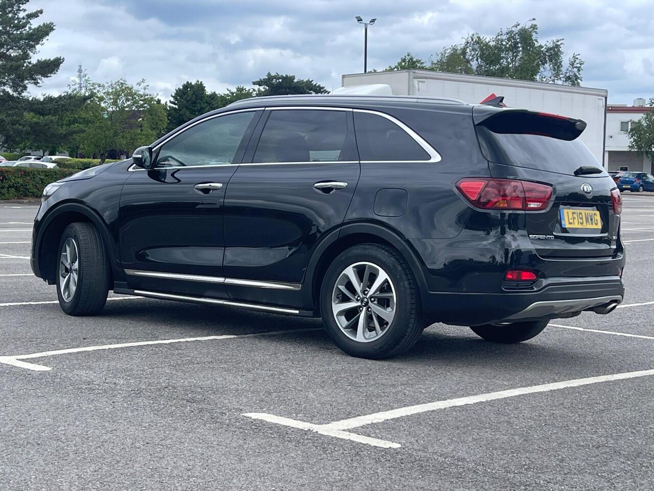 Kia Sorento — photo 1