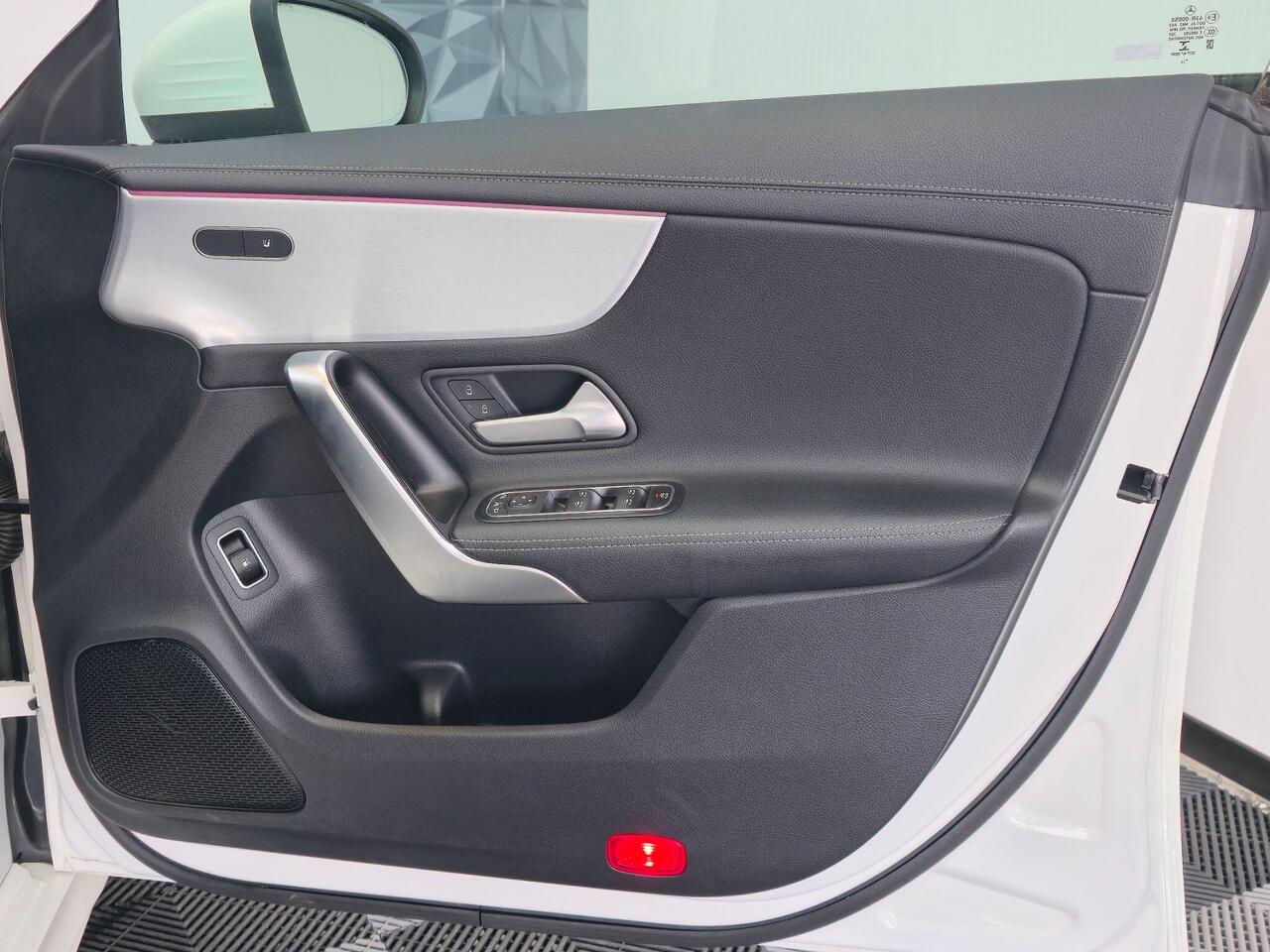 Mercedes-Benz CLA — photo 28