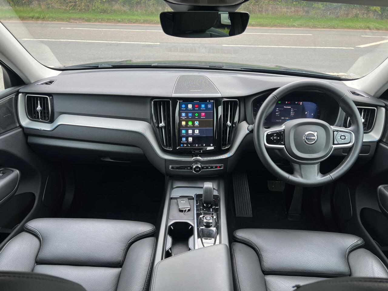 Volvo XC60 — photo 21
