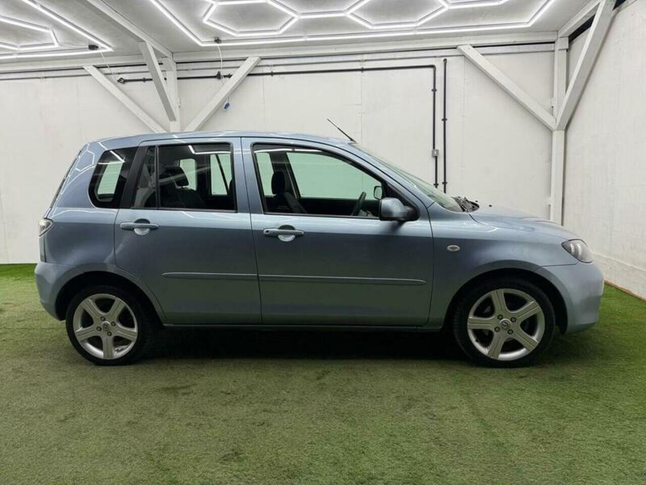 Mazda Mazda2 — photo 5