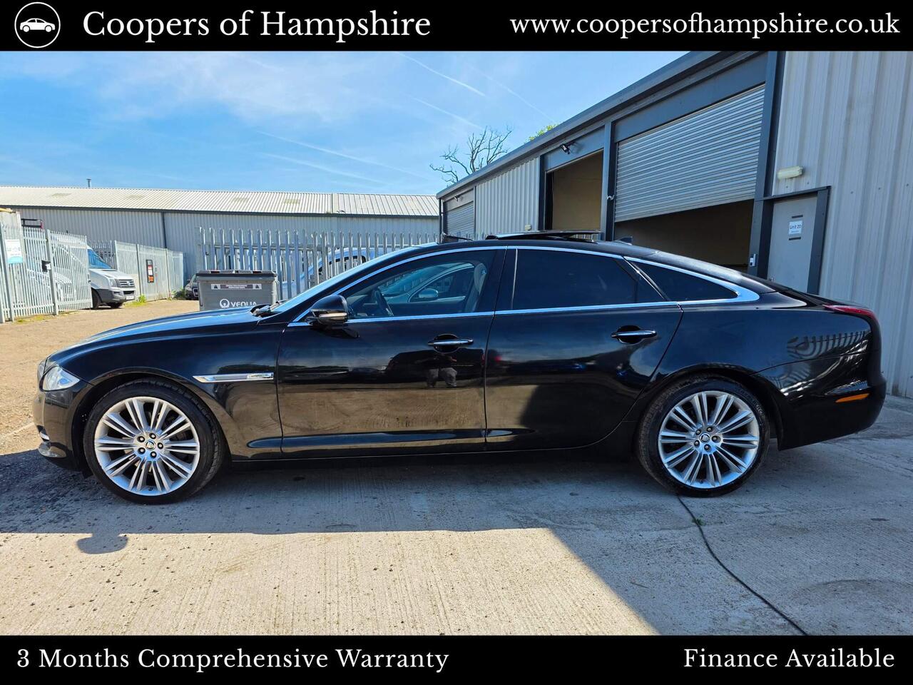 Jaguar XJ — photo 2