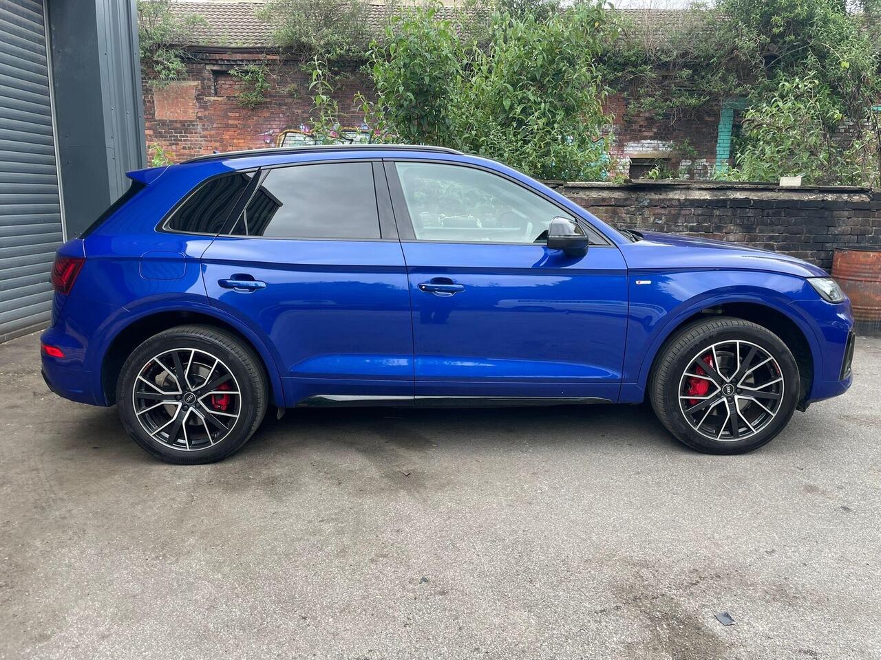 Audi Q5 — photo 11