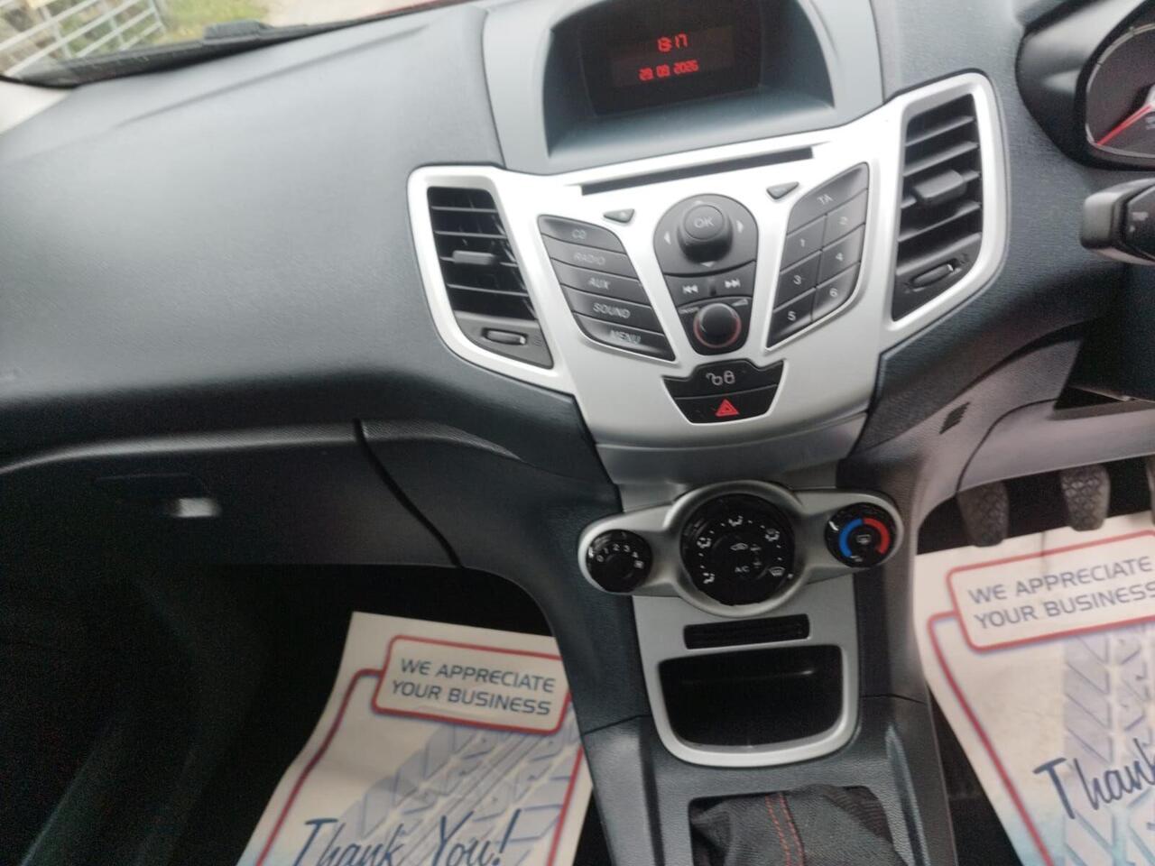 Ford Fiesta — photo 21