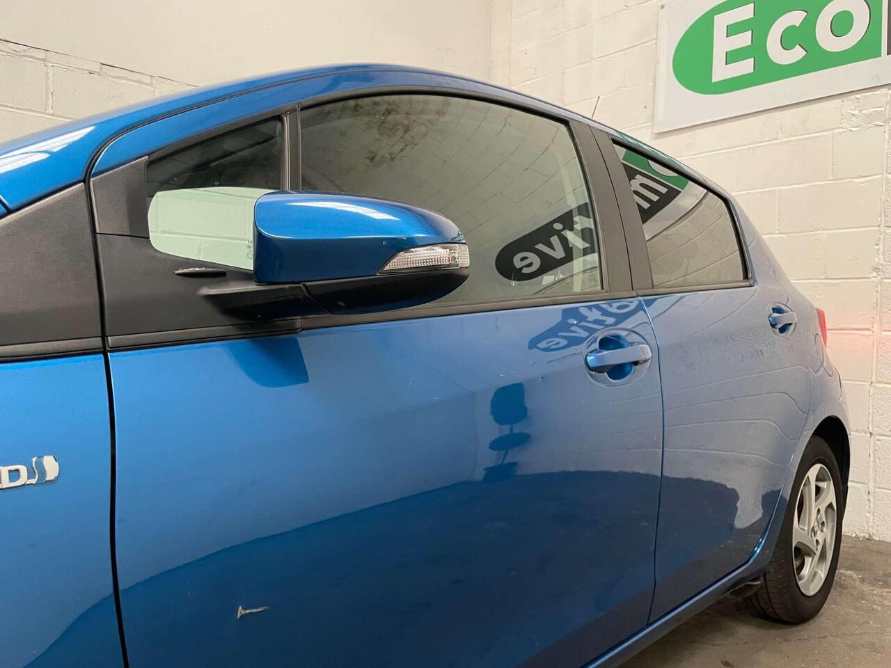 Toyota Yaris — photo 7