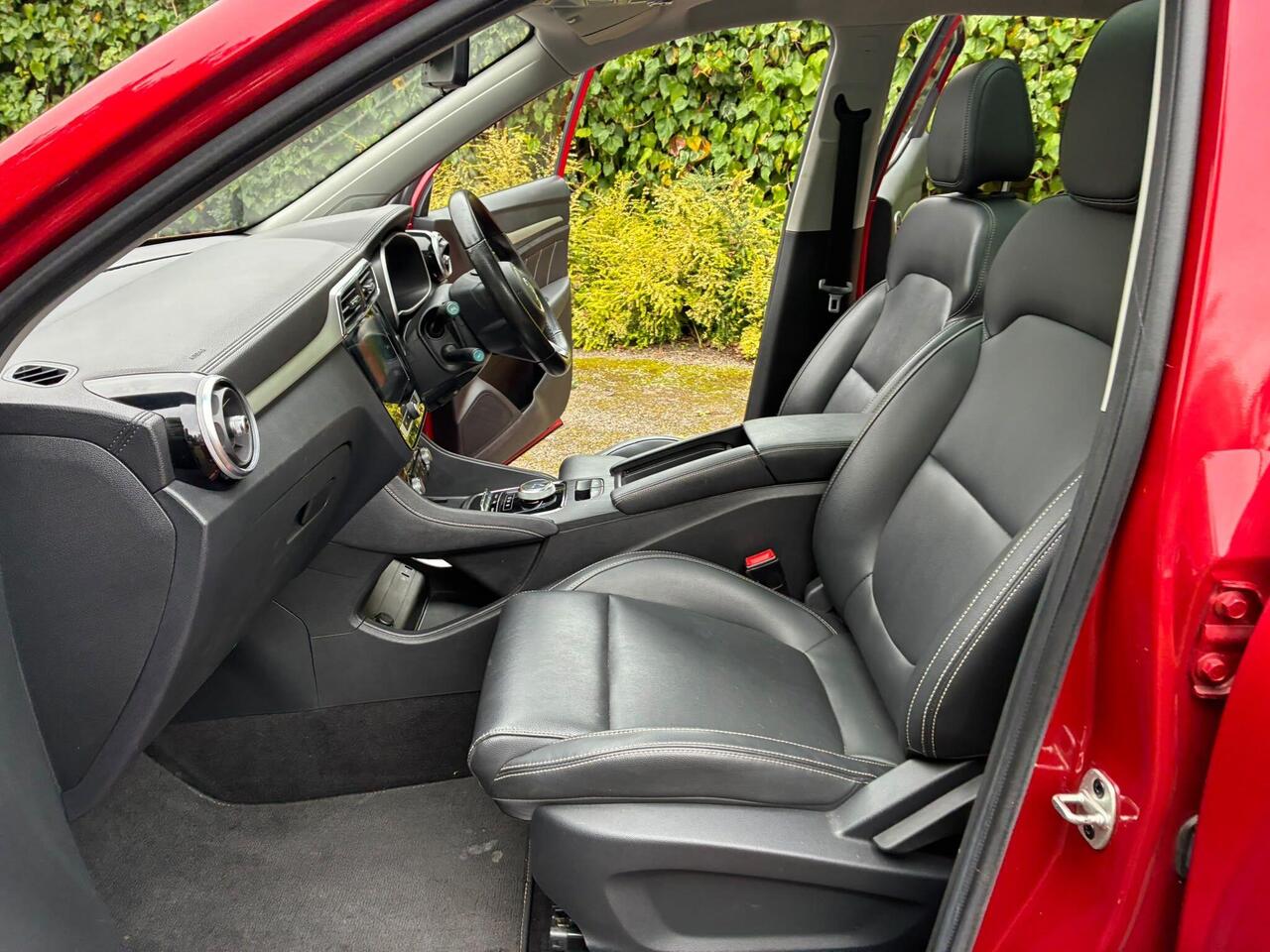 MG MG ZS — photo 15