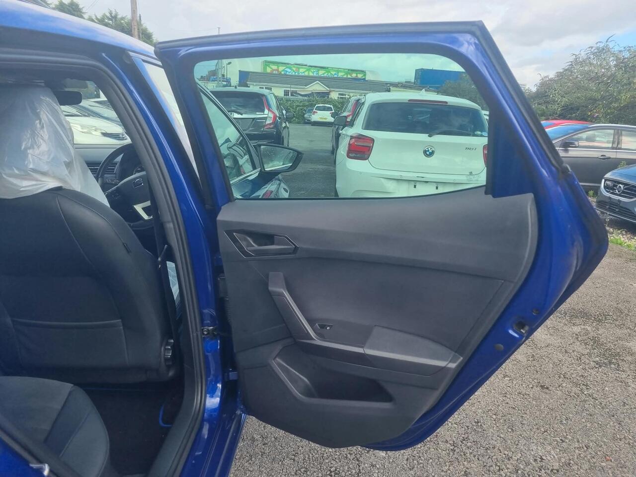 SEAT Ibiza — photo 28