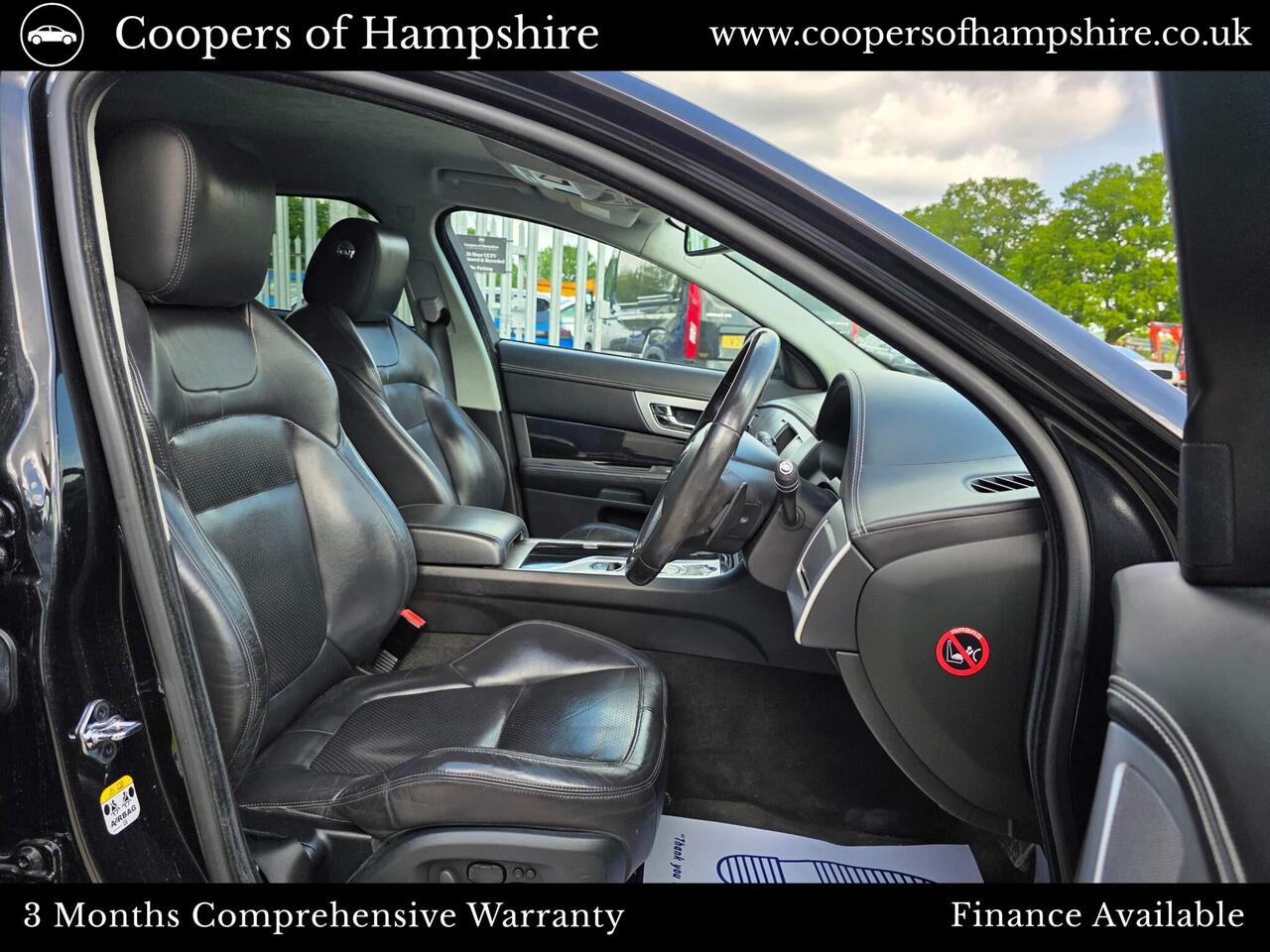 Jaguar XF — photo 5