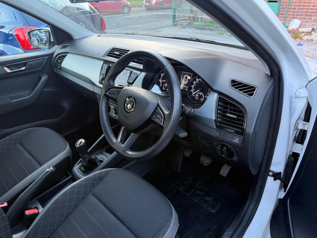 Skoda Fabia — photo 18