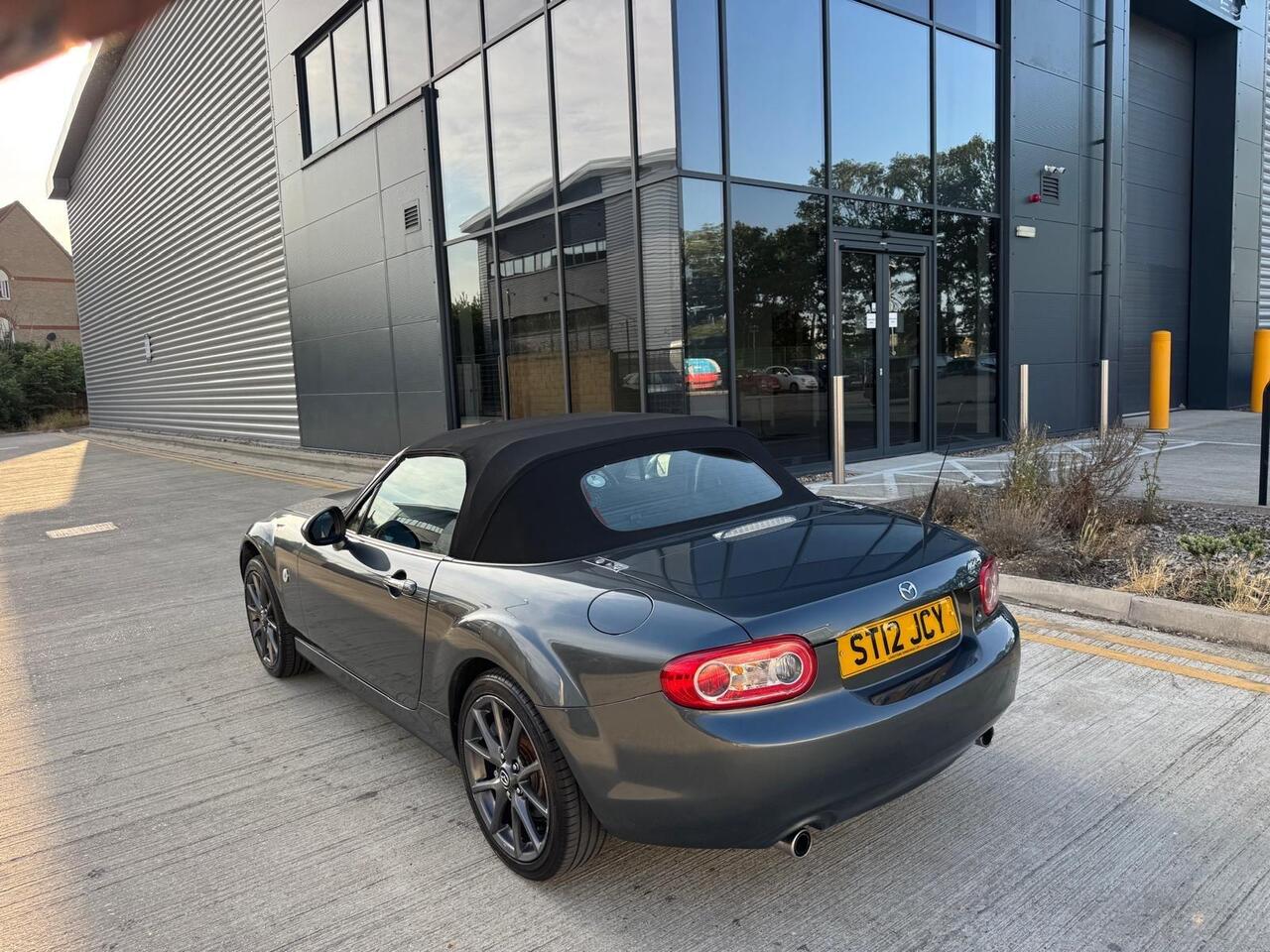 Mazda MX-5 — photo 8
