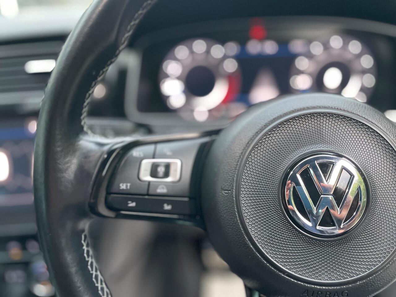 Volkswagen Golf — photo 29