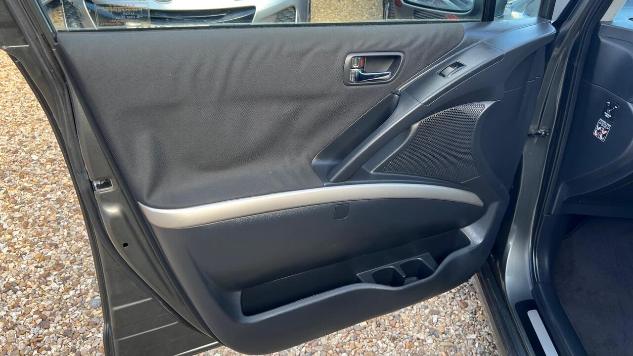 Toyota Corolla Verso — photo 20