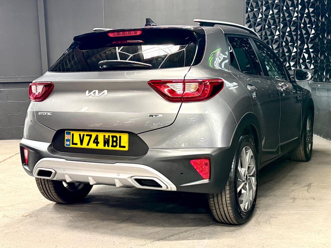 Kia Stonic — photo 14
