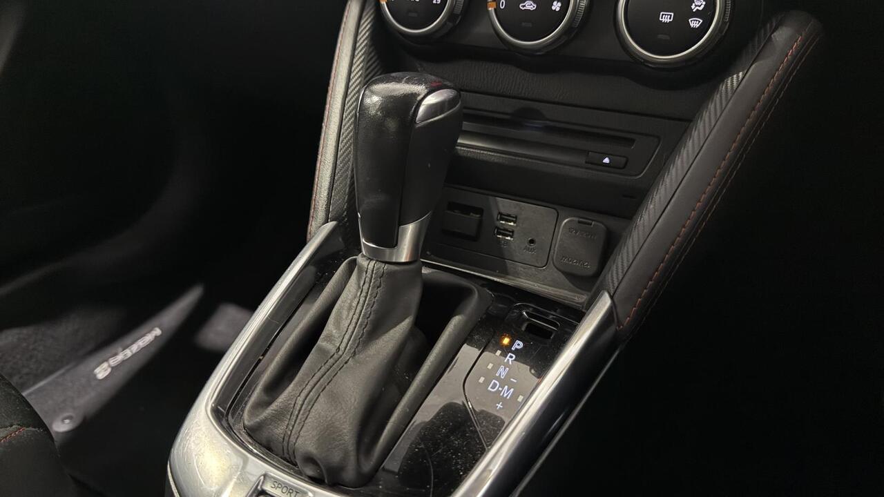 Mazda Mazda2 — photo 17